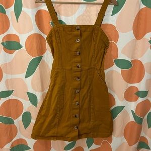 Overall style dress with cute buttons on front, perfect for any occasion ✨